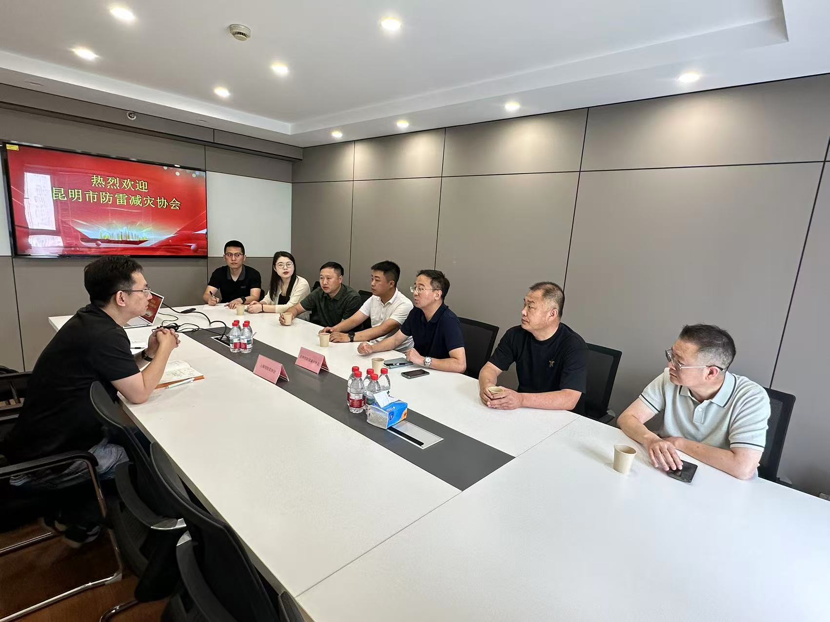 昆明来访照片.jpg 昆明来访照片.jpg